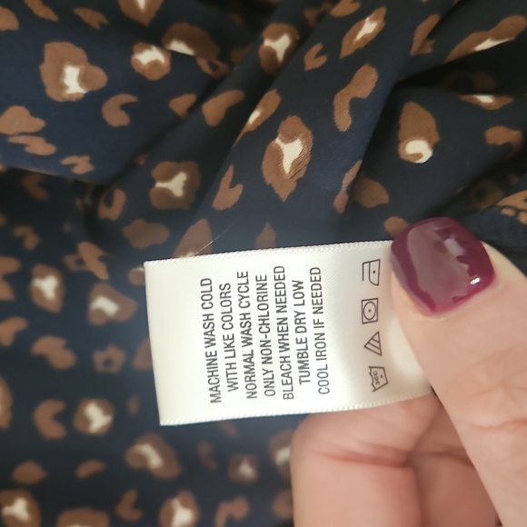 XL WEST KEI Navy Cheetah Print top - Picture 7 of 8